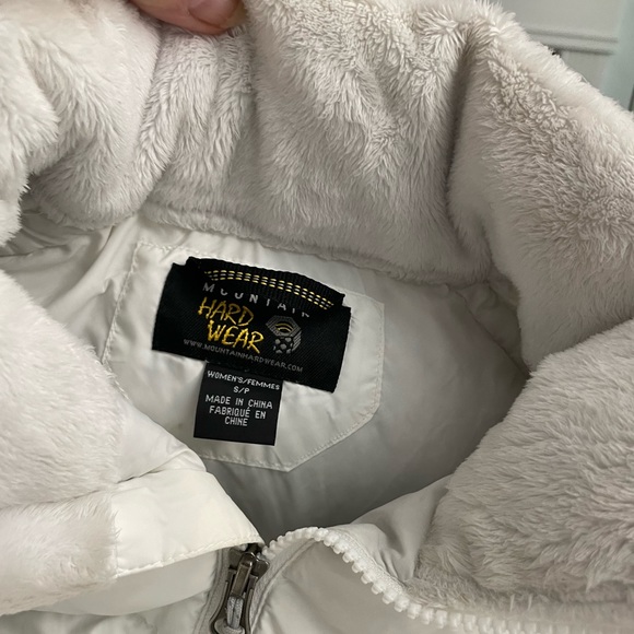 Mountain Hardware down/feather vest - Picture 5 of 11